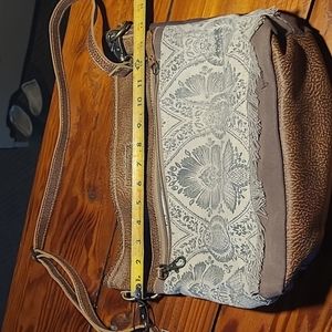 Myra crossbody bag